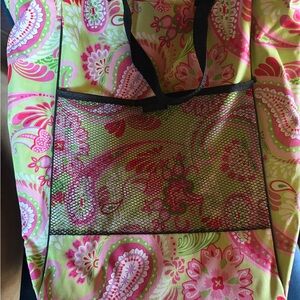 Vera Bradley HUGE Lime’s Up rolling luggage / travel bag (retired pattern).